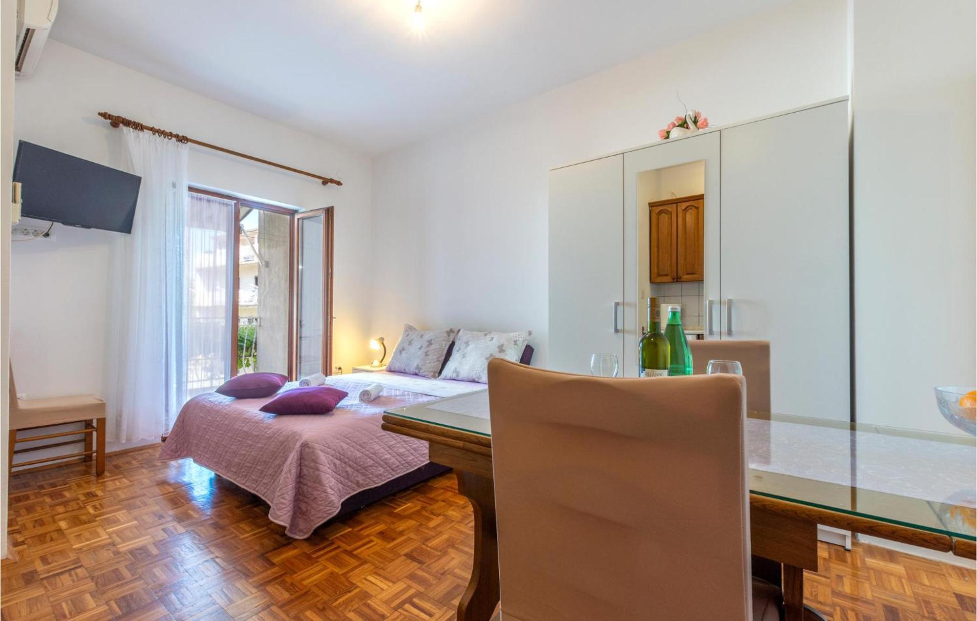 Lovely Apartment In Stobrec With Wifi Split Exteriör bild